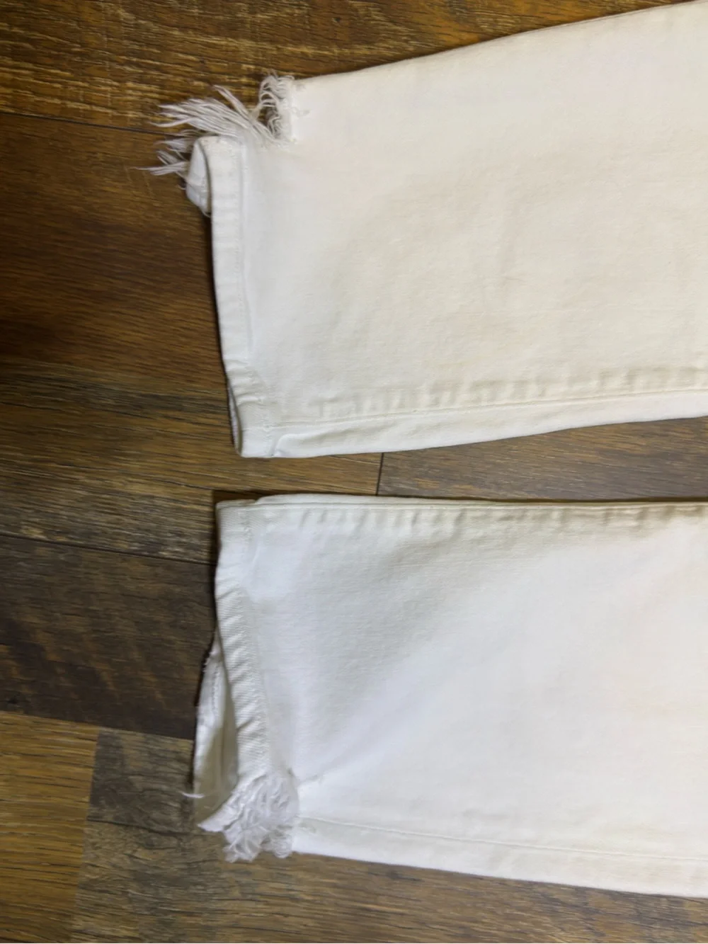 AGOLDE Toni White Jeans distressed ankles Size 29